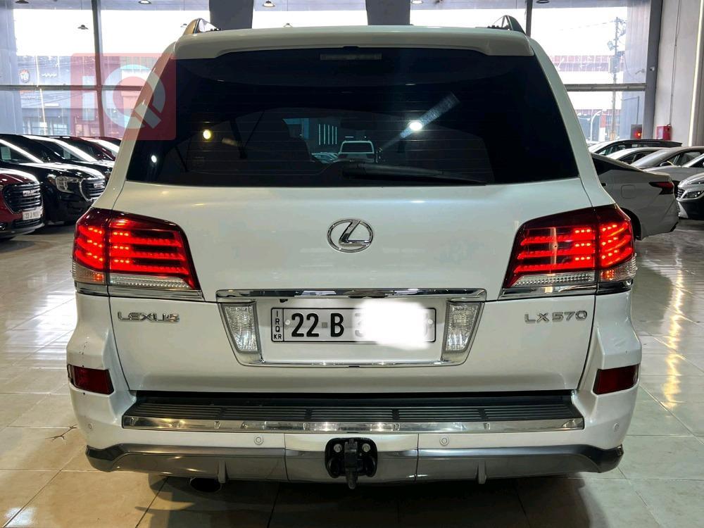 Lexus LX